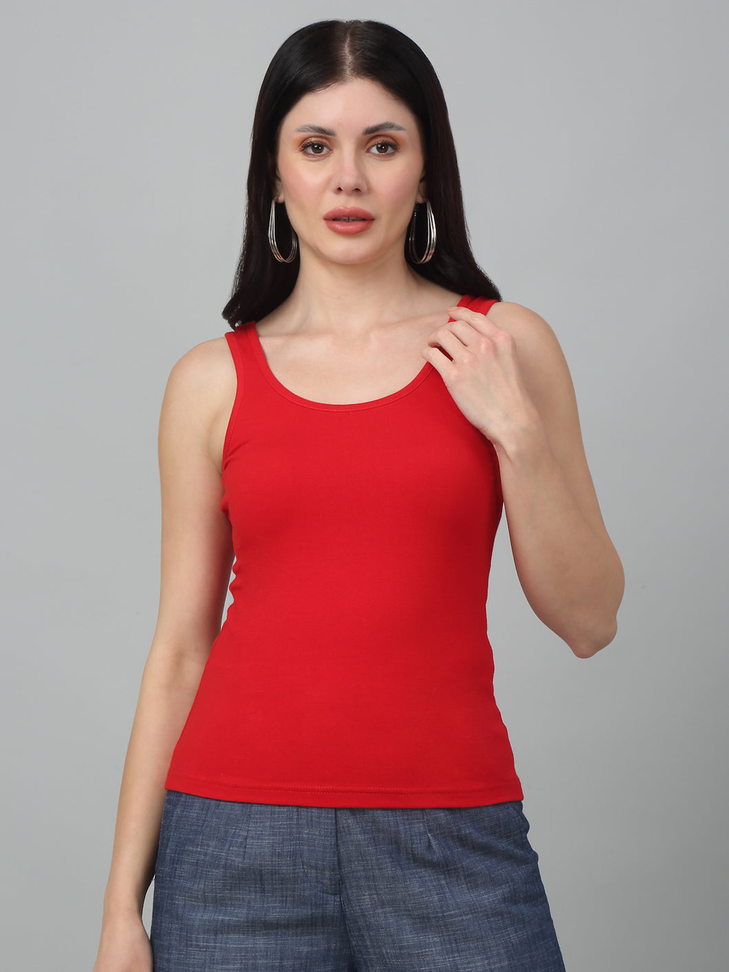 Slim Fit  & Sleeveless  Solid Tank Top